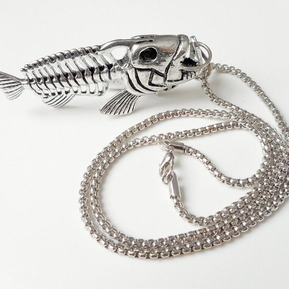 Other - 24" length 3" large 3D silver tone fish skeleton pendant necklace
